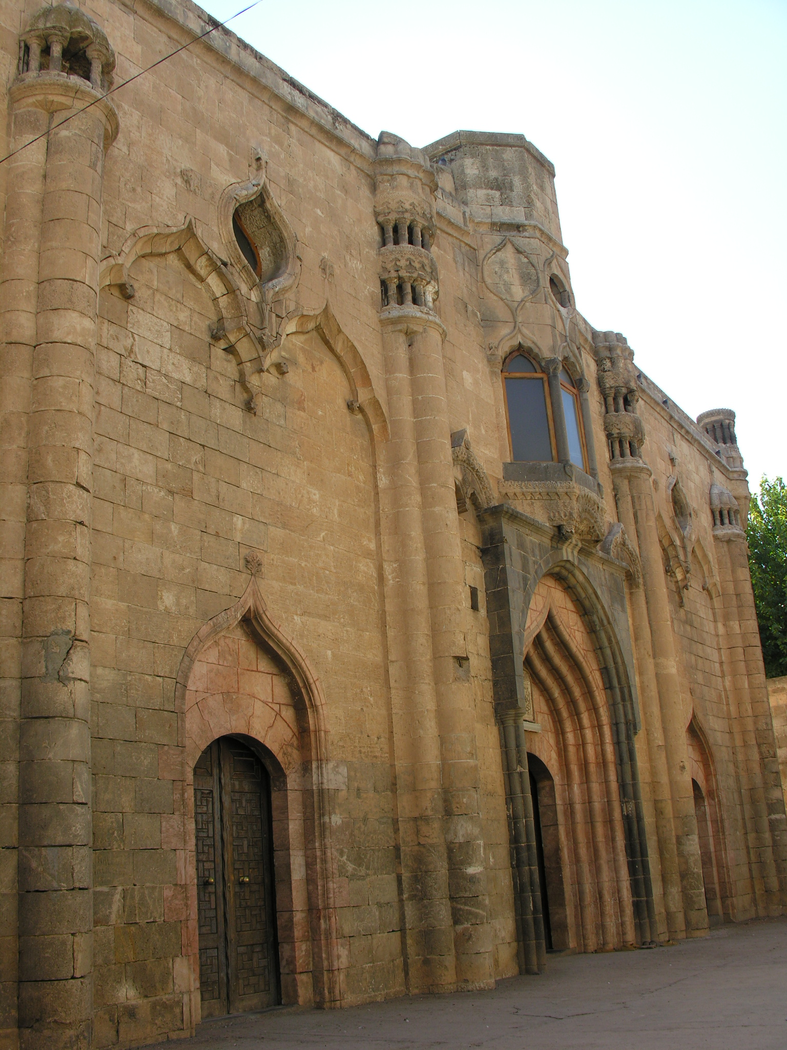 Fırfırlı Camii (On İki Havari Kilisesi Aziz Havariler Kilisesi)